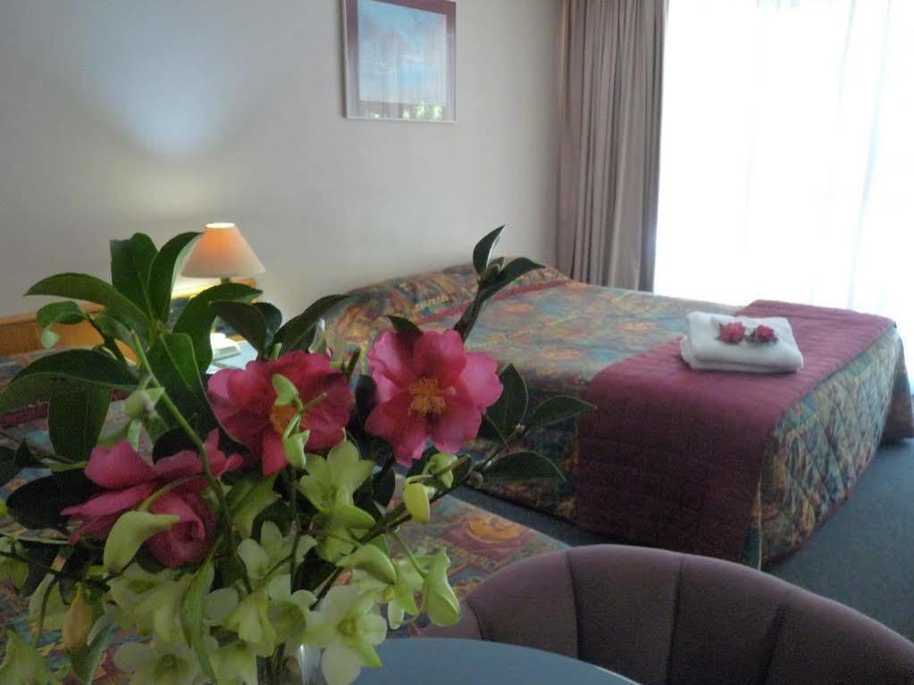 Tea Gardens Motel Buitenkant foto