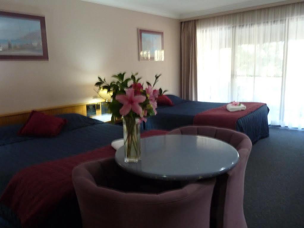 Tea Gardens Motel Buitenkant foto