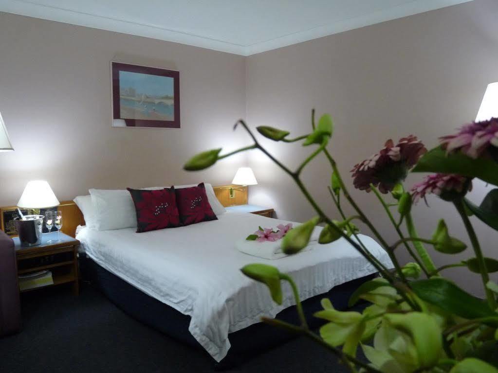 Tea Gardens Motel Buitenkant foto